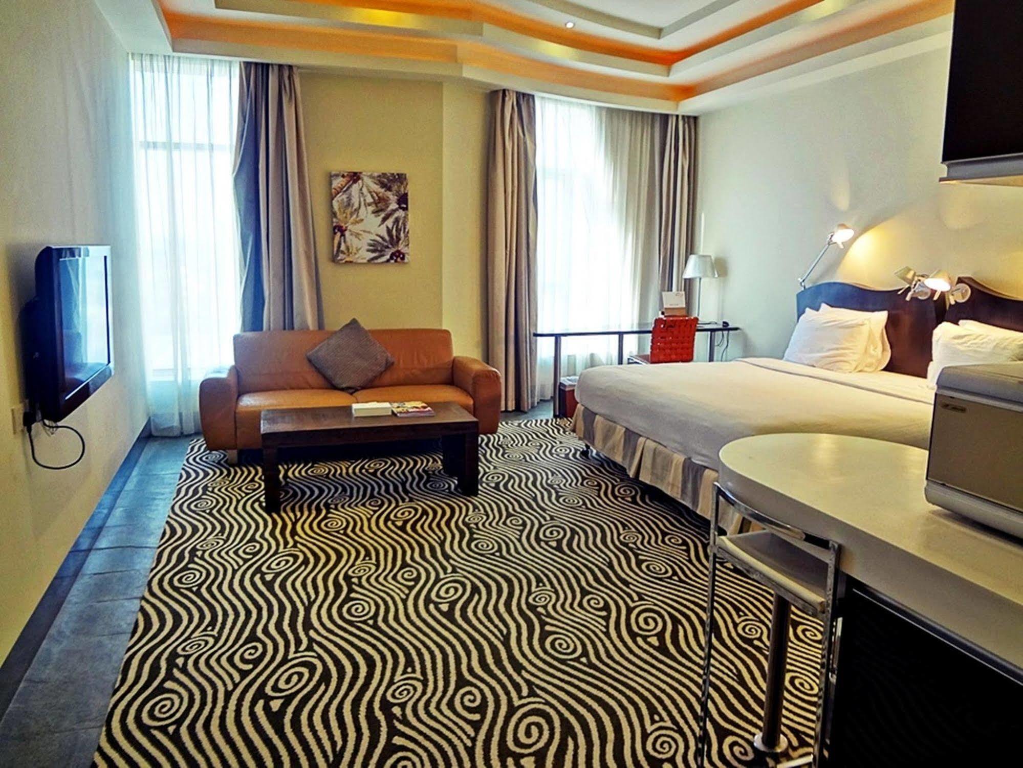 Al Raya Suites Hotel Manama Exterior photo